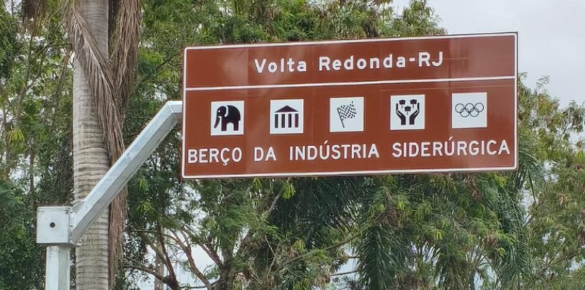 Volta Redonda inicia implantação de placas de sinalização turística